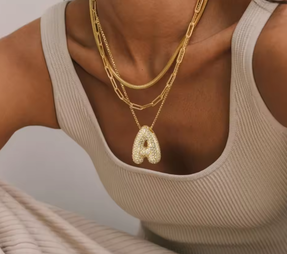 Collar Dorado con Inicial Personalizada